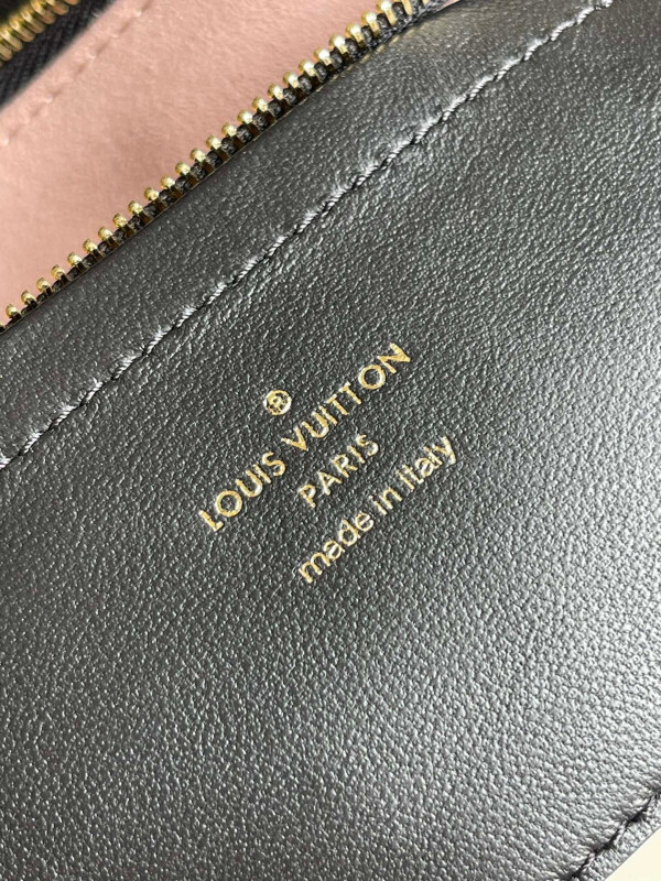 l**is V*t*n pochette coussin