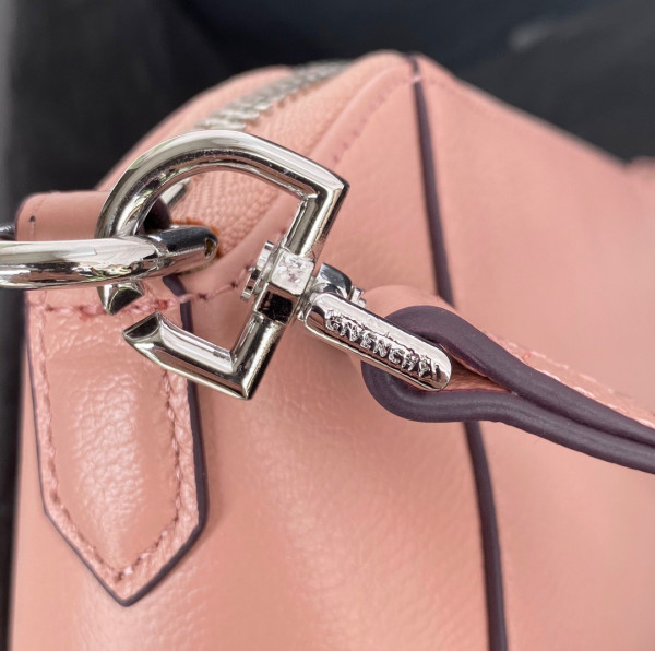 GIVENCHY NANO ANTIGONA
