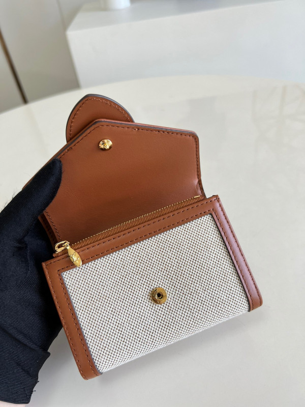 l**is V*t*n pont 9 compact wallet