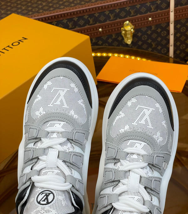 l**is V*t*n archlight sneaker