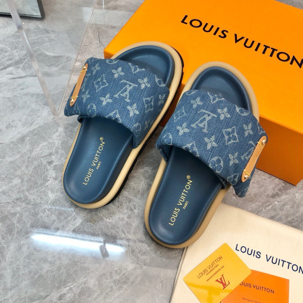 l**is V*t*n pool pillow comfort mule