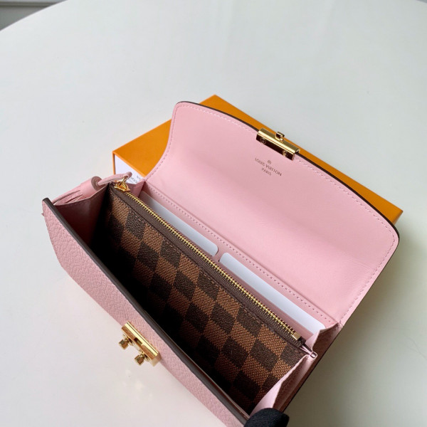 l**is V*t*n croisette wallet