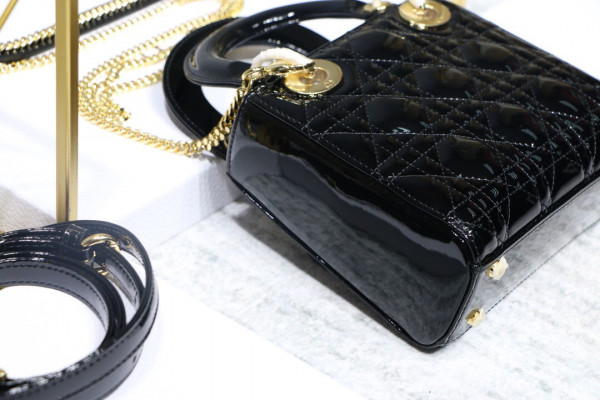 lady D*or mini with cow patent leather