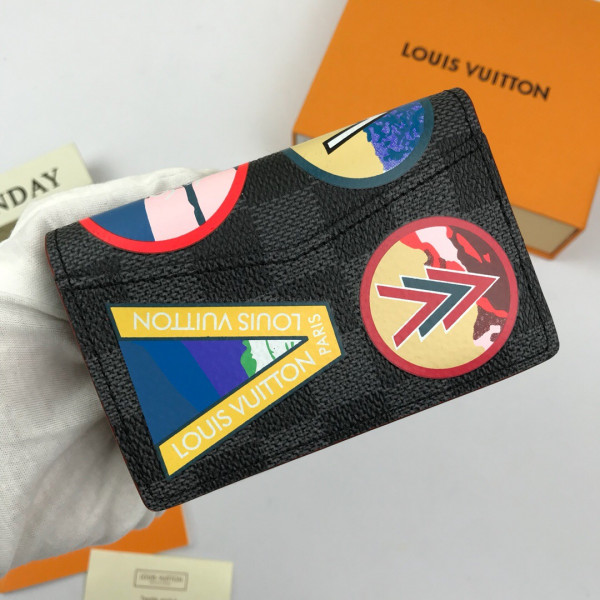 l**is V*t*n passport cover