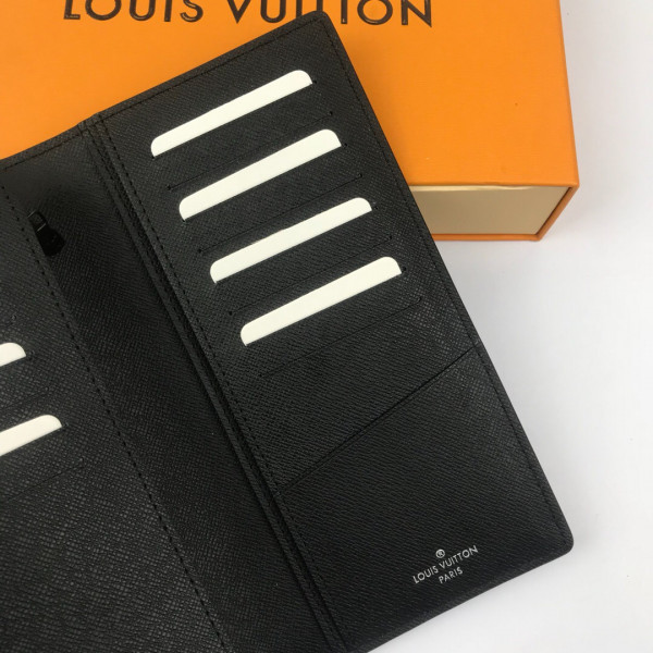 l**is V*t*n brazza wallet