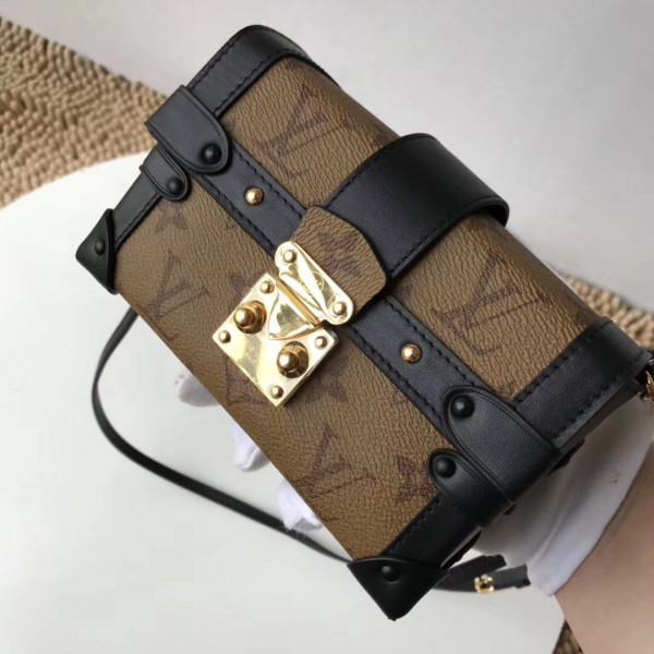l**is V*t*n trunk clutch petite malle