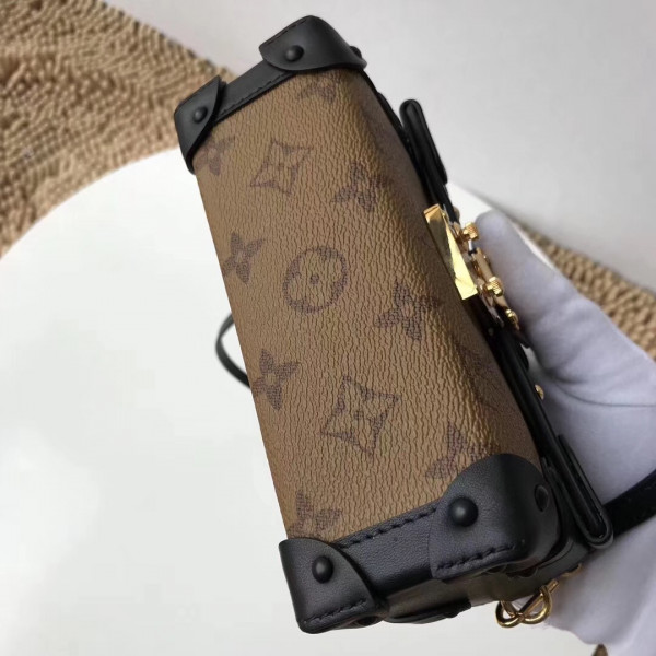 l**is V*t*n trunk clutch petite malle