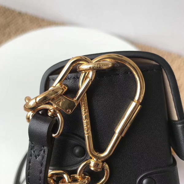 l**is V*t*n trunk clutch petite malle