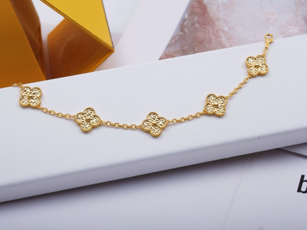 Van Cleef & Arpels Perlée BRACELET