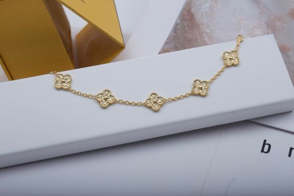 Van Cleef & Arpels Perlée BRACELET