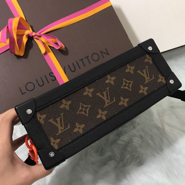l**is V*t*n box