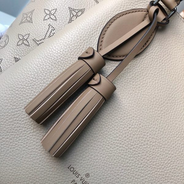 l**is V*t*n haumea bag