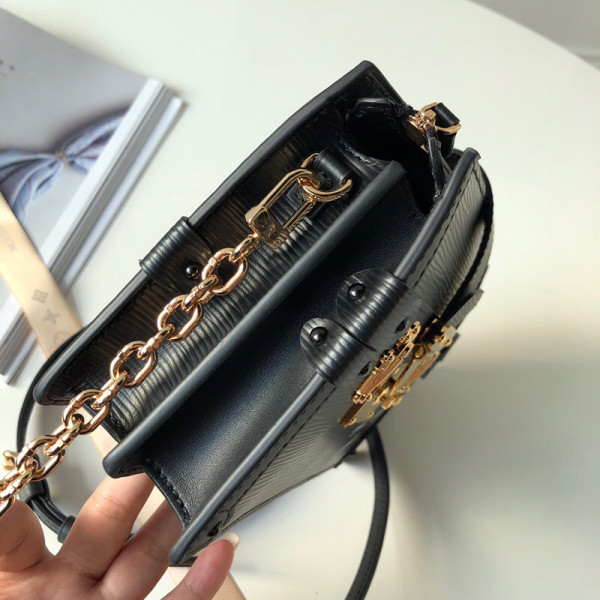 l**is V*t*n trunk clutch