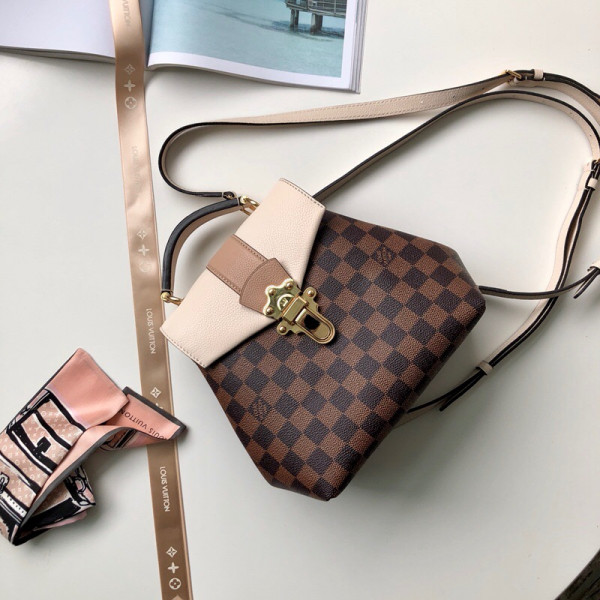 l**is V*t*n backpack clapton