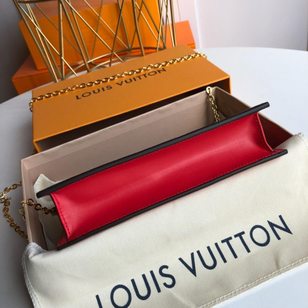 l**is V*t*n flore chain wallet