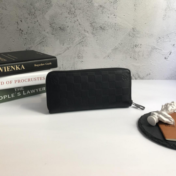 l**is V*t*n zippy wallet vertical