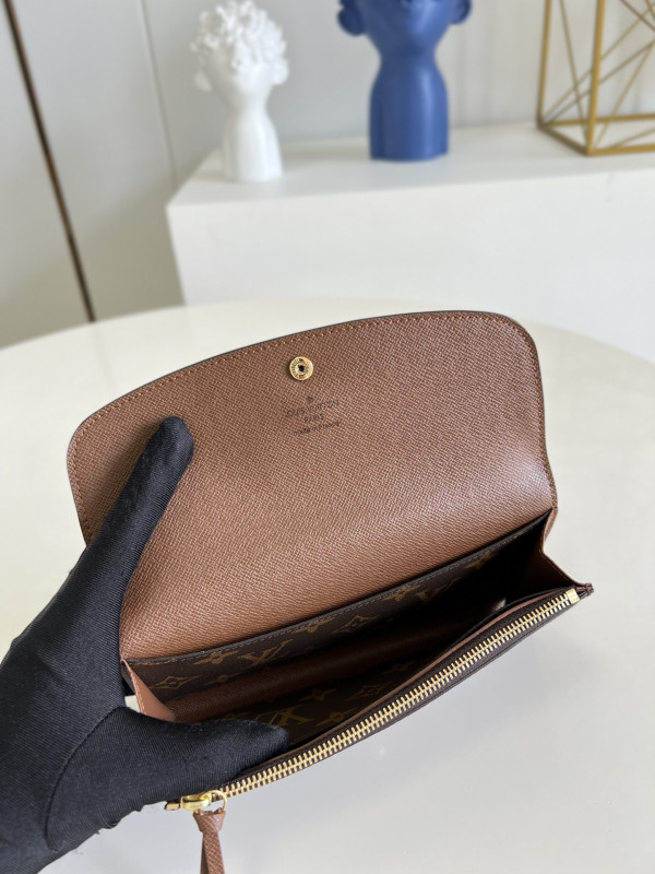 l**is V*t*n emilie wallet