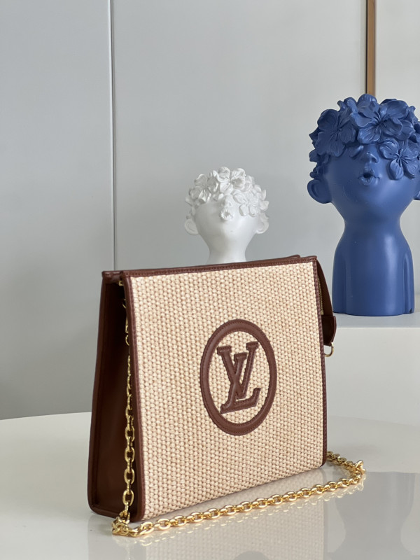l**is V*t*n toiletry pouch on chain