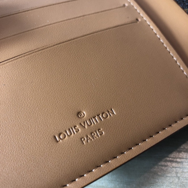 l**is V*t*n multiple wallet