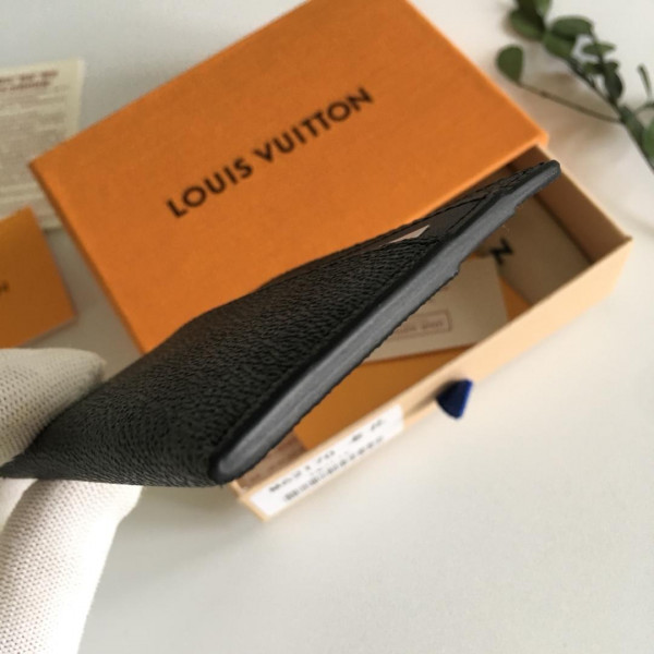 l**is V*t*n bandouliere 50double card holder