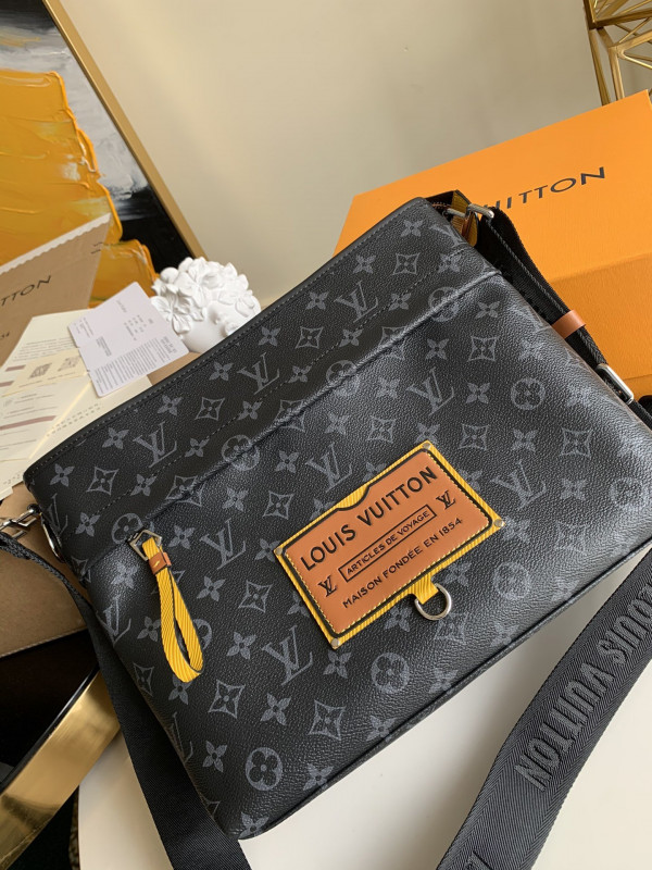 l**is V*t*n messenger bag