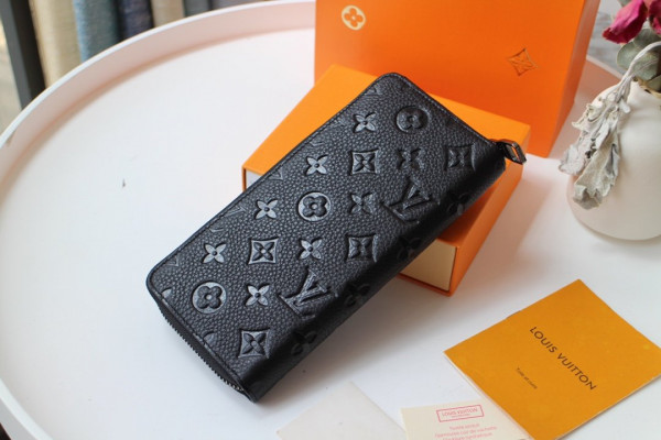 l**is V*t*n zippy wallet