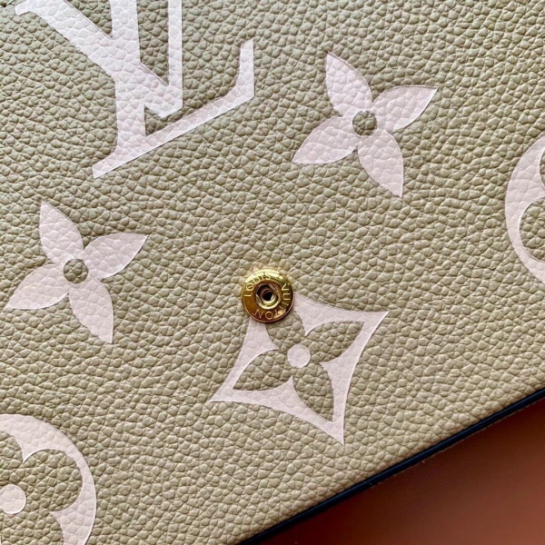 l**is V*t*n pochette fÉlicie