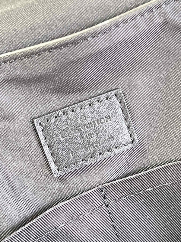 l**is V*t*n saumur messenger