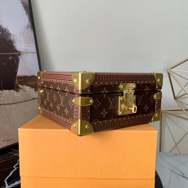 l**is V*t*n jewelry box