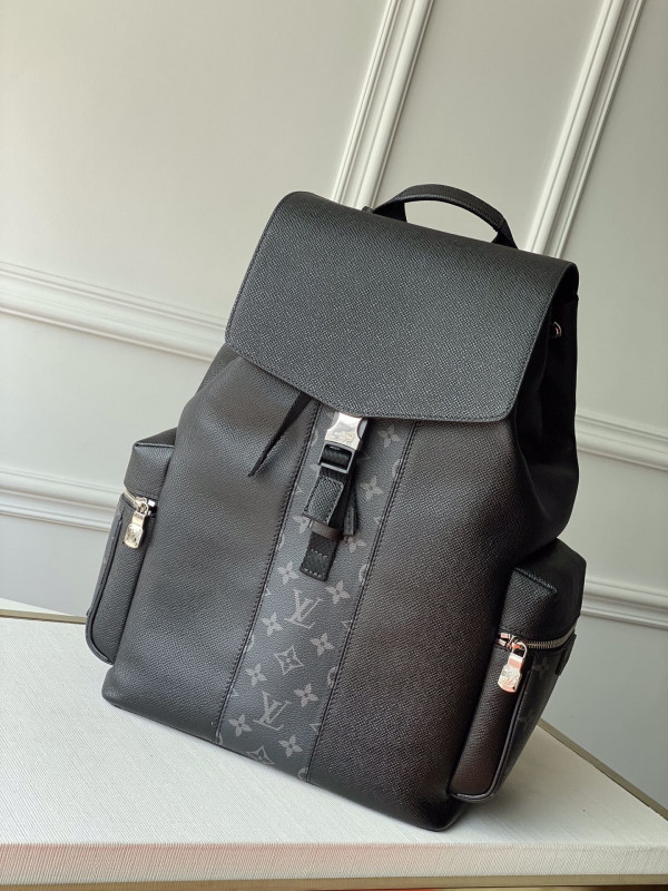 l**is V*t*n outdoor backpack