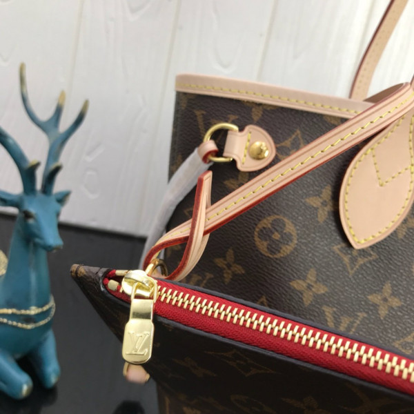 l**is V*t*n neverfull pm