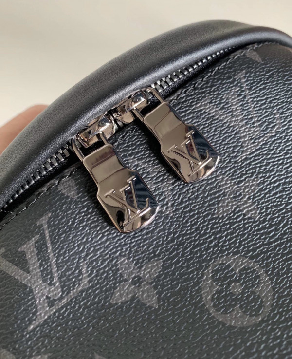l**is V*t*n discovery bumbag