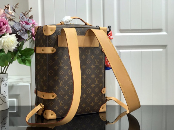 l**is V*t*n soft trunk backpack pm