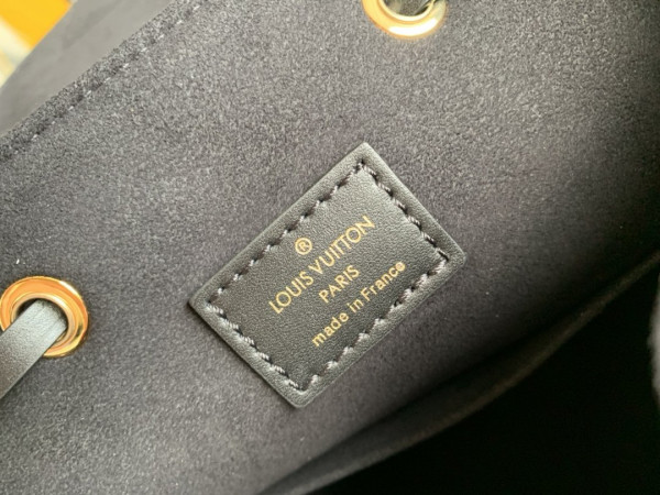 l**is V*t*n montsouris backpack