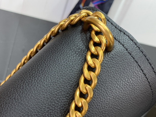 l**is V*t*n lockme chain pm