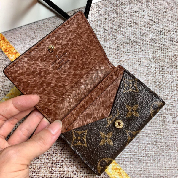 l**is V*t*n envelope business card holder