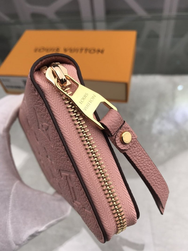 l**is V*t*n zippy wallet