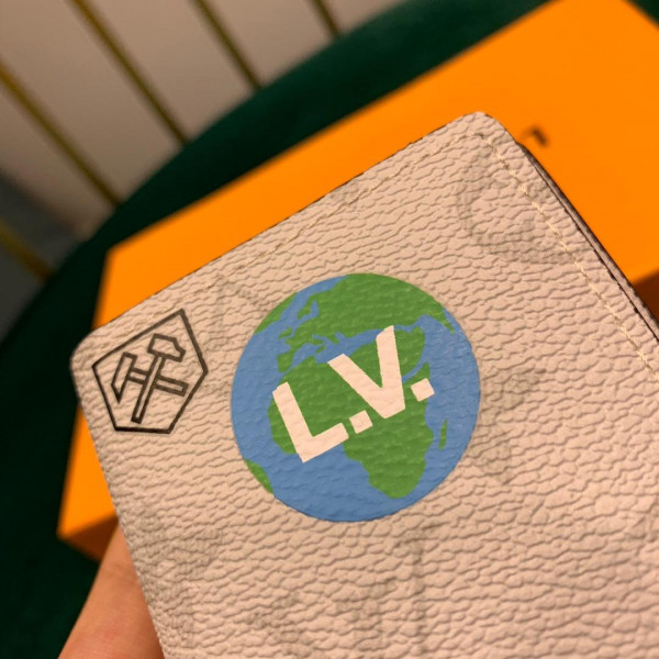 l**is V*t*n pocket organizer