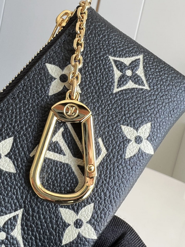 l**is V*t*n key pouch