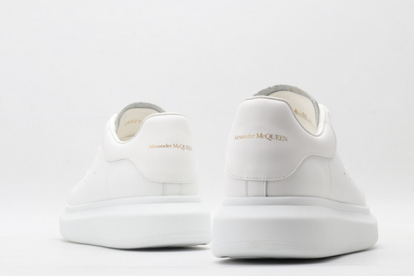 ALEXANDER MCQUEEN Oversized Sneaker