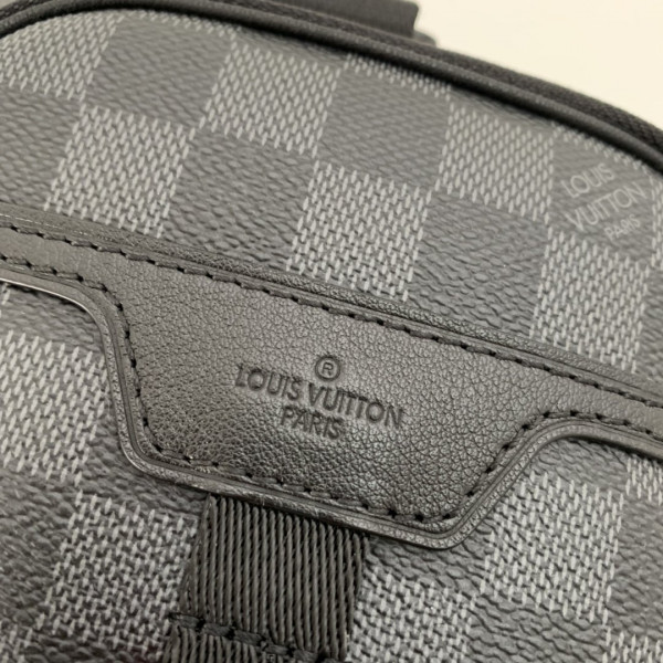 l**is V*t*n utility business bag