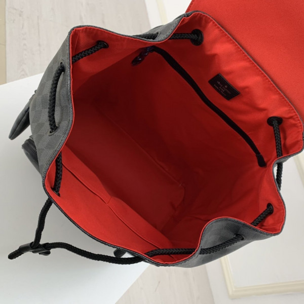 l**is V*t*n utility backpack