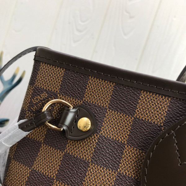 l**is V*t*n neverfull pm