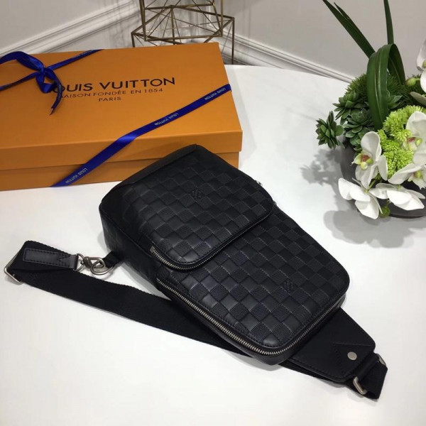 l**is V*t*n avenue sling bag