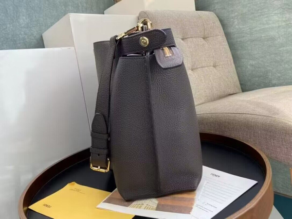 F**di peekaboo tote
