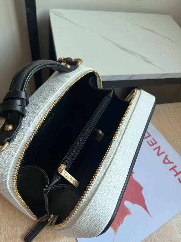 CL VANITY CASE