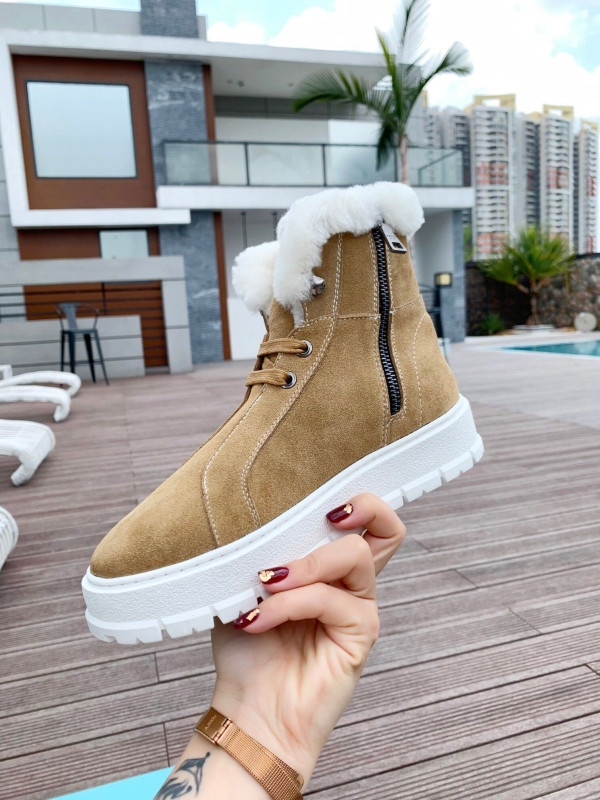 Pra*a boots