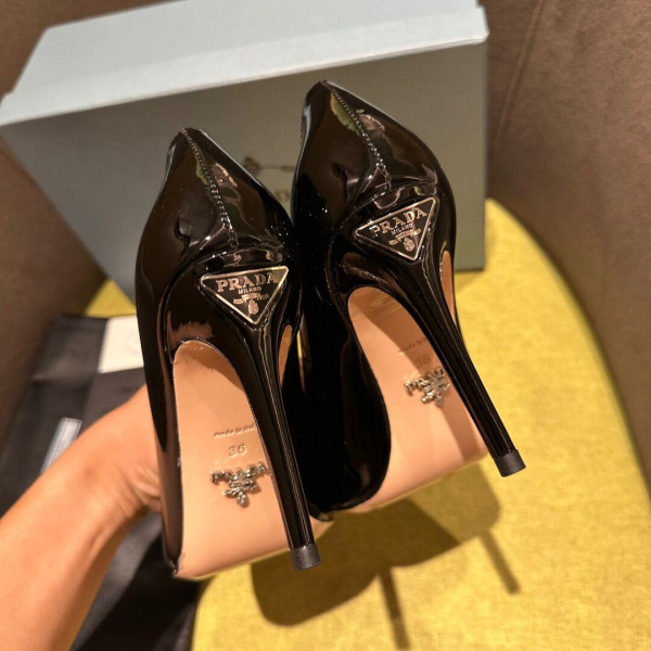 Pra*a pumps