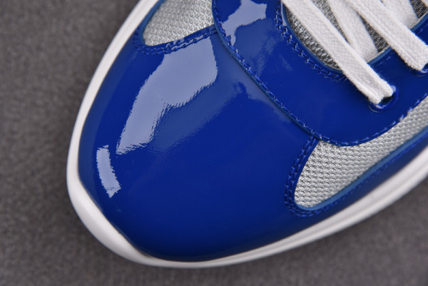 Pra*a sneaker
