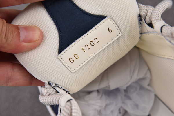 l**is V*t*n sneakers